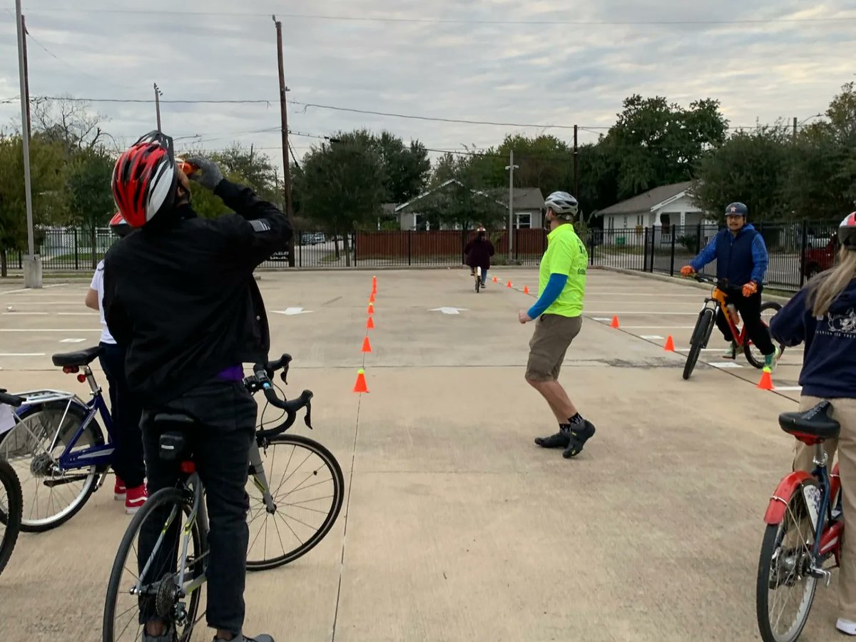Thank you Mr. Lozano and Ms. Lyons for supporting the Wraparound Resource Specialist Mrs. Denman with the students who attended a bicycle safety workshop (new bike lane coming to the community). Community partner: Carlos Espinoza!! 💜🤍🐾 @HISD_Wraparound <a href="/HoustonISD/">Houston ISD</a>