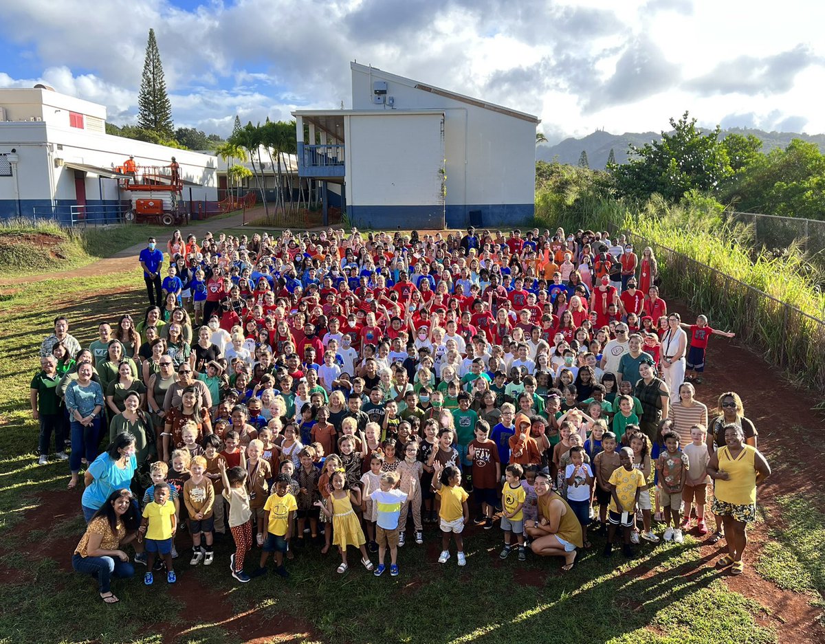 “We can paint with all the colors of the wind…” Red Hill represents with each grade level wearing their own colors today! <a href="/RedHillHI/">Red Hill Elementary</a> <a href="/komarey/">Komarey Moss</a>