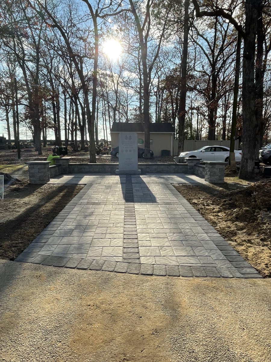 SiteOneSR's tweet photo. ⁦@SiteOneSupply⁩ helping out our local community with a hardscape enhancement of their Veterans Monument #strongertogether https://t.co/yS4JyJg5pA