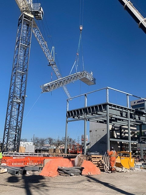 AeconGroupInc's tweet photo. Check out this photo of the @FinchWestLRT team threading the needle as an escalator is hoisted into an underground station for installation. #TransformingTransit https://t.co/bSSPTCbqQO