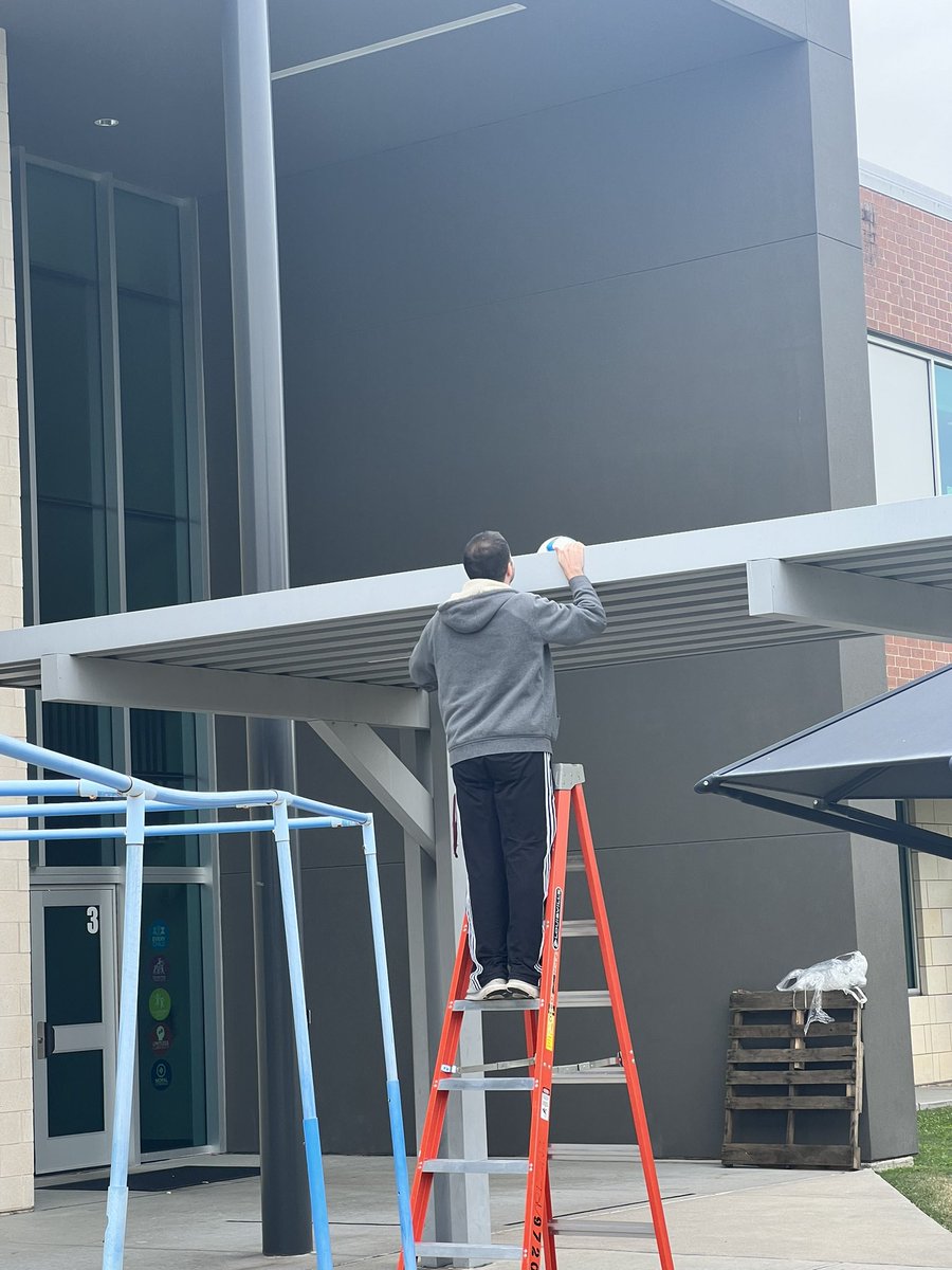 Libbyislearning's tweet photo. We ❤️ our assistant principal @ CSA, Dan Feak, who is not only great at his duties as assigned, but also #otherdutiesasassigned!! https://t.co/p6STgDfUVJ
