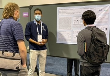 RonBreaker's tweet image. #Yale undergrad Matt Midy (center) representing the Breaker lab at #ABRCMS2022 by winning a poster award on his work to create synthetic #Riboswitch RNAs for #Quinine and #Caffeine. Paper under review. Grad School admission committees: watch for his application next year! @ABRCMS