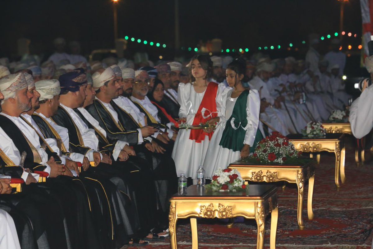 BatinahN_gov's tweet photo. انطلاق فعاليات الاحتفال بـ #العيد_الوطني_52_المجيد، وافتتاح فعاليات #مهرجان_صحار تحت رعاية سعادة محمد بن سليمان الكندي محافظ شمال الباطنة، وسط عروض فنية مبهرة، وذلك بمركز صحار الترفيهي https://t.co/ryL1HjDNVp