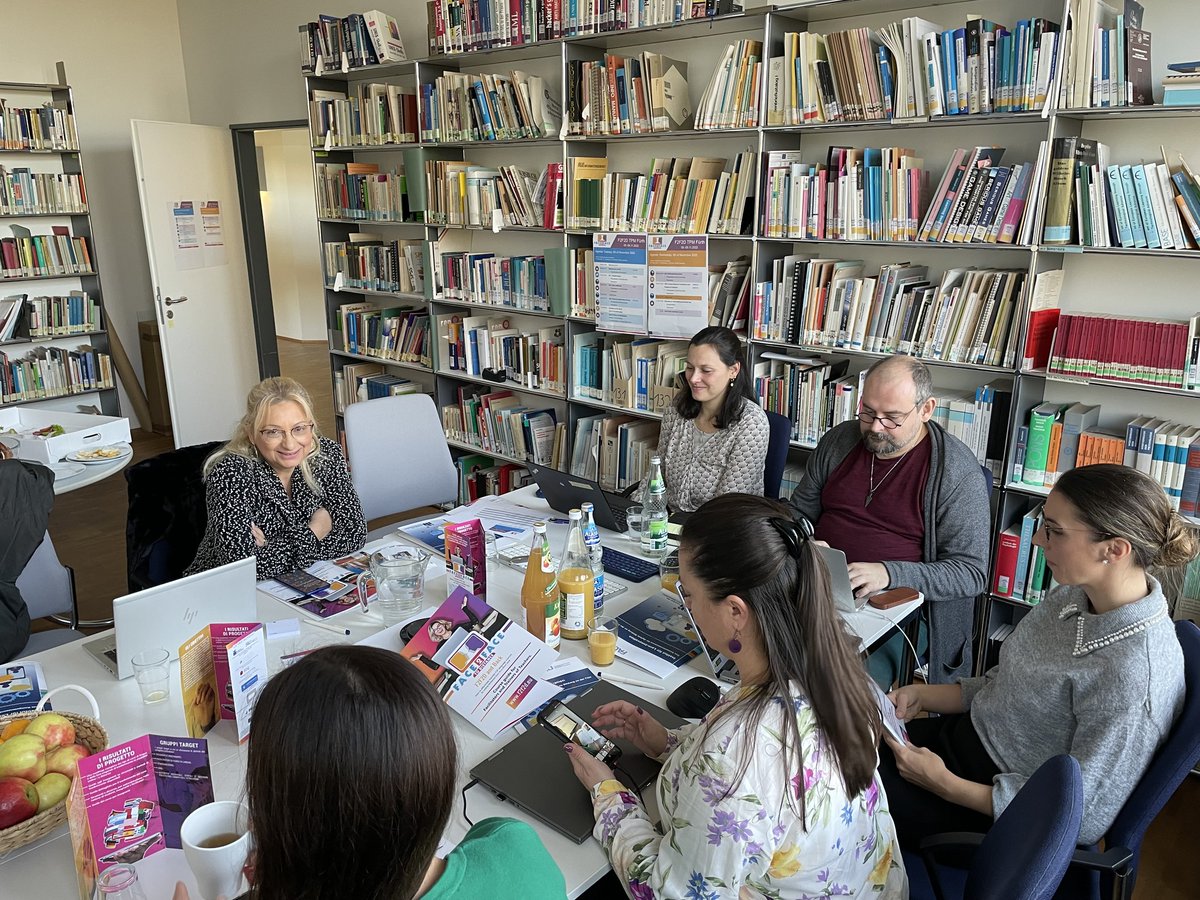 F2f2dProject's tweet photo. Our work is taking shape!  
Project 'F2F2D AND BACK'  💡 The best support to facilitate the transition to online language teaching in the future. 👉  https://t.co/6TRjTsdlpk
#f2f2d  #languageskills   #education  #learning  #upskilling  #onlinelearning     #ErasmusPlus https://t.co/853VyY5a0w
