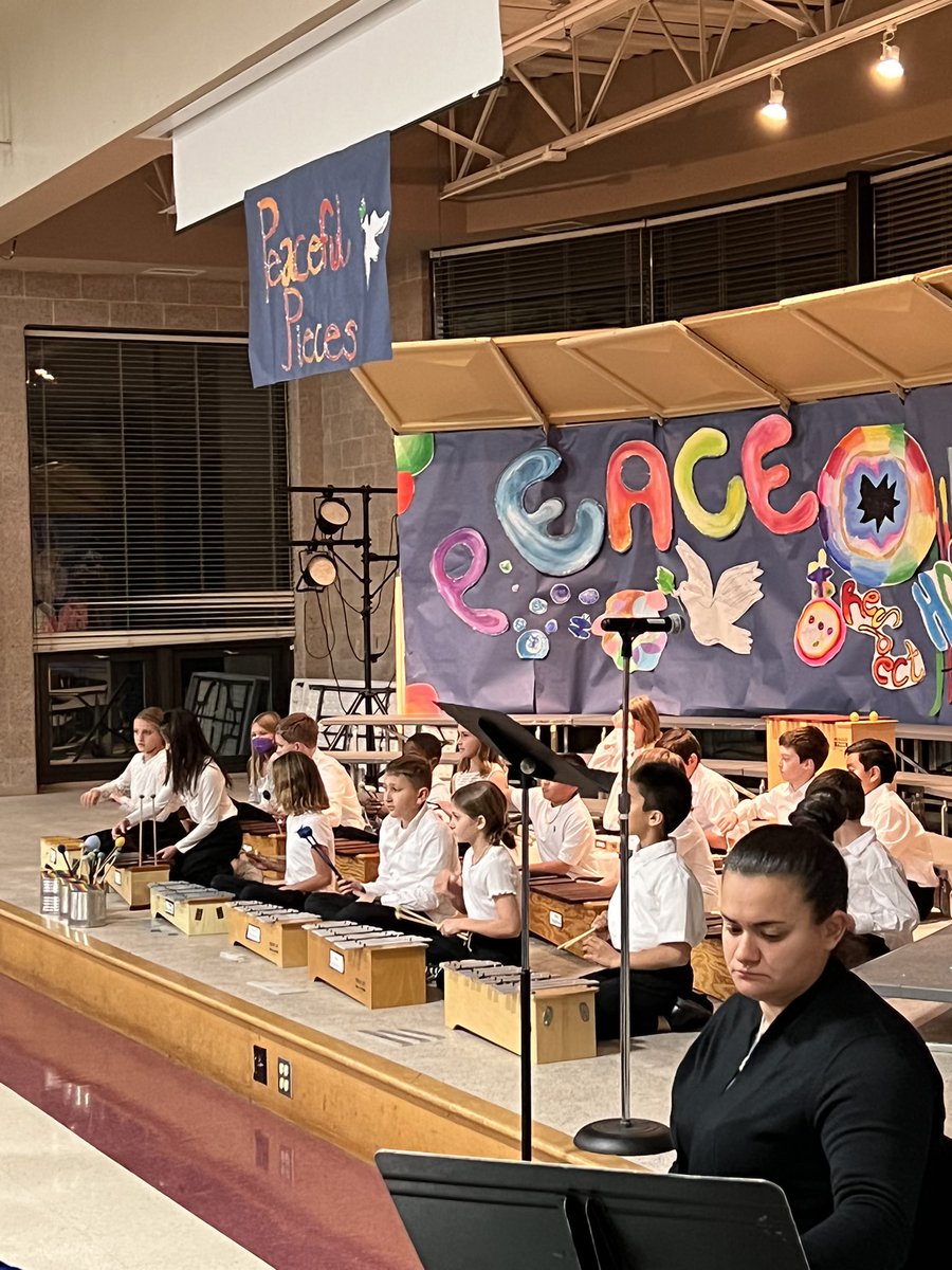d61bornschein's tweet photo. Back to in person concerts! So proud of these 5th graders 🌟 #d61learns https://t.co/QDhmoWMsu4