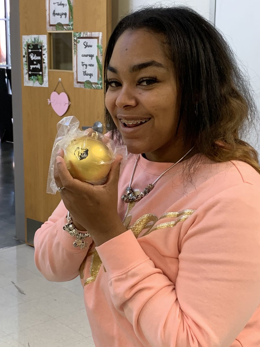 ApsitB's tweet photo. Family Engagement Week Finale #Thanksgifting @apsupdate @APSSylvanHills https://t.co/e3hZnWPxg9