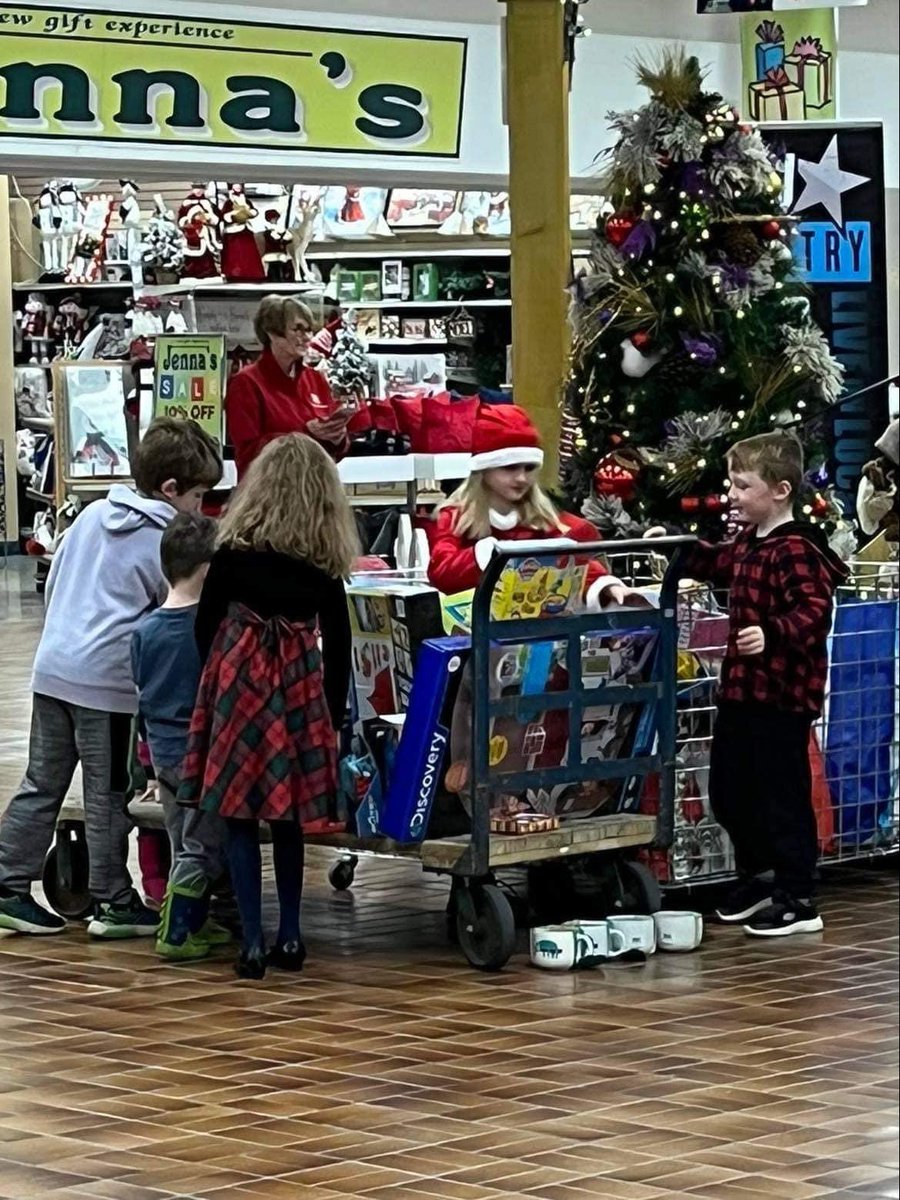 Carbonear Academy Lions collected lots of toys for the TC Square Toy Drive! 🧸 Thank you to our school community for taking the time to help put toys in the hands of children this Christmas! 🎄<a href="/TCSquareMall/">TC Square</a> <a href="/KixCountryRadio/">Kix Country</a> <a href="/NLESDCA/">NLESD</a>
