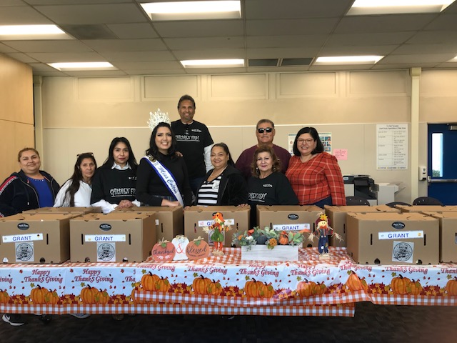 Thank you Royal Gents and Colton Chamber of Commerce for your donation of food baskets to our Grant Community. A special thank you for bringing Miss Colton too!
#grantgrizzlies #cjusd