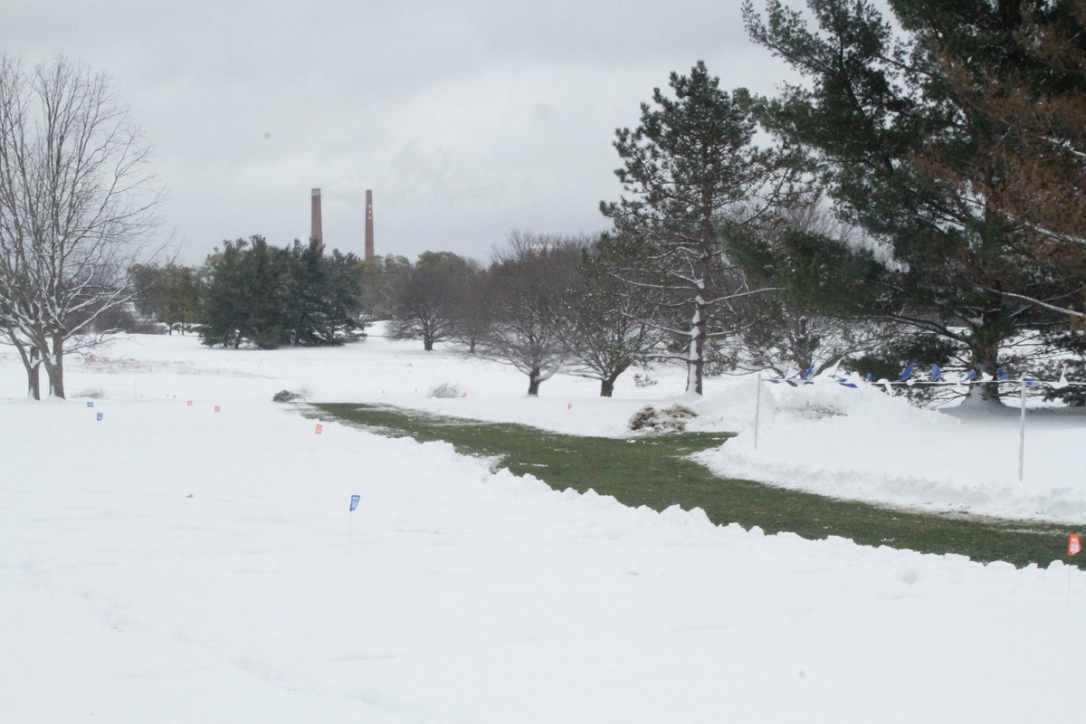 D3GloryDays's tweet photo. Toss out the predictions and rankings! 

Expect the unexpected tomorrow in what will be an amazing race experience through the snow. 

📸: @AmherstXCTF https://t.co/2PfLwmvCnj