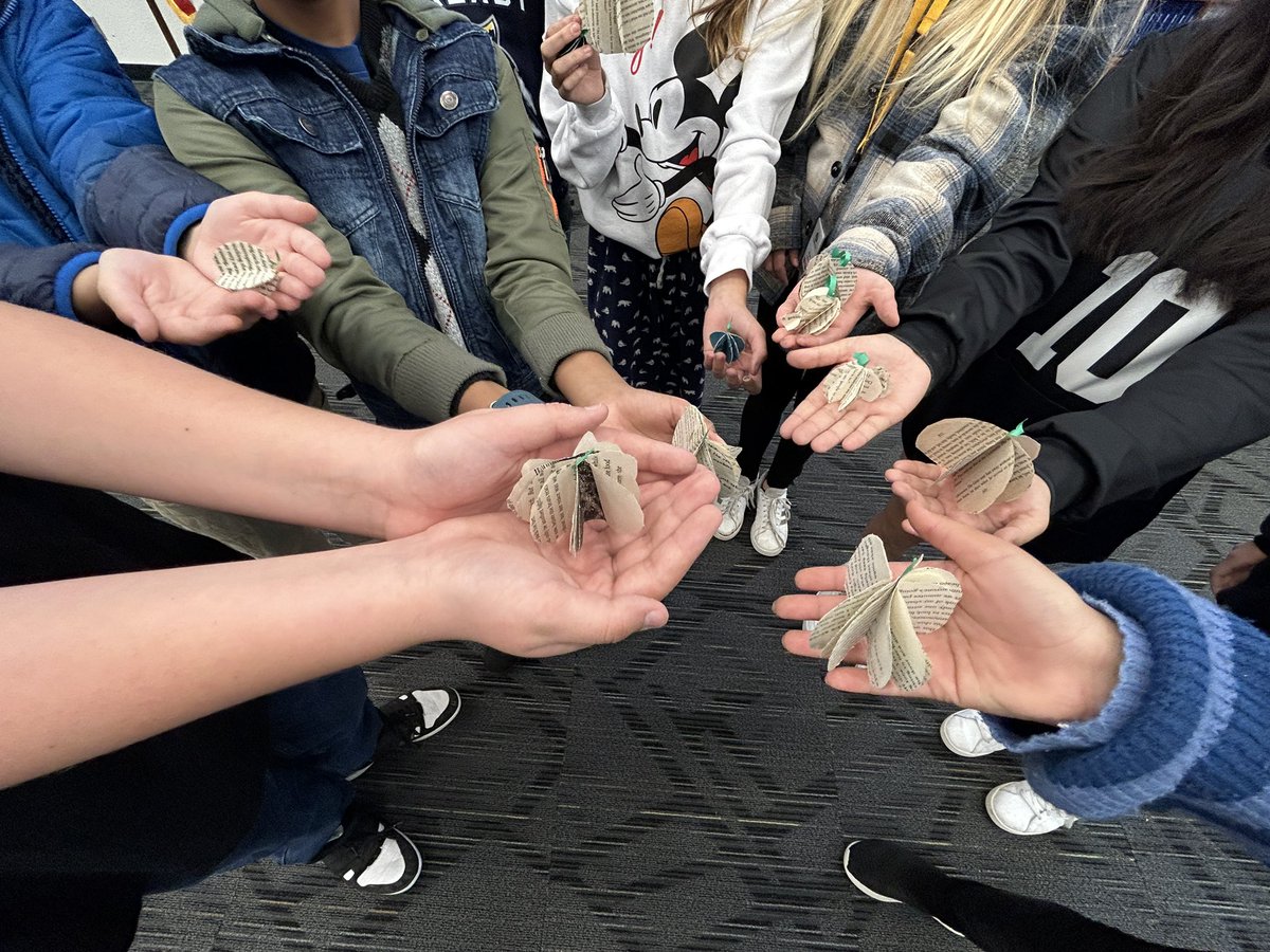 Hopewell Middle School Library tweet media