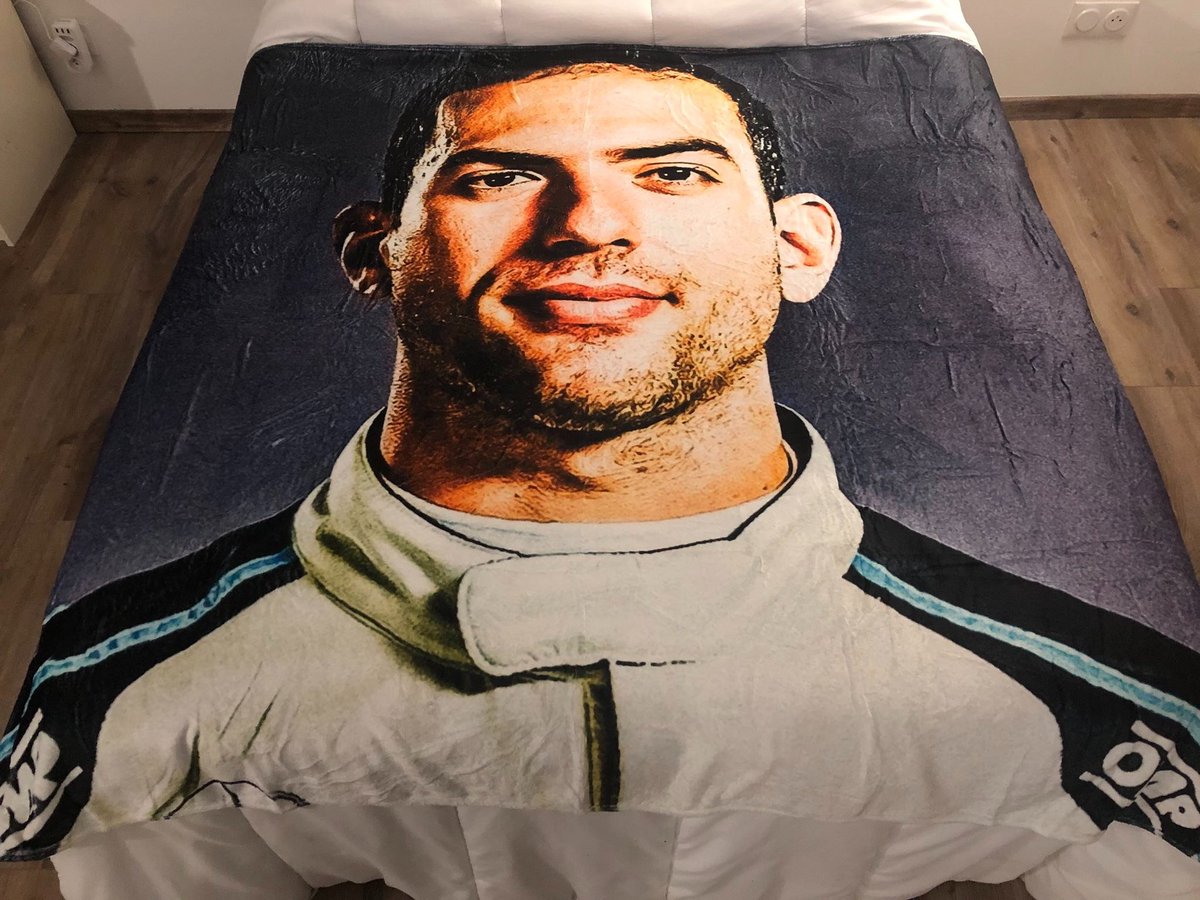 paddock_inside's tweet image. 🎁 Les amis, c'est une merveille absolue ! Et je vous l'offre, le défi était tellement drôle ! Vous pouvez recevoir le 🐐 chez vous !
Pour participer*, postez un simple commentaire (pour le tirage), c'est tout !  (dim : 200x150cm)
Bonne chance à tous 😇
TAS le 22 à 22:22 !