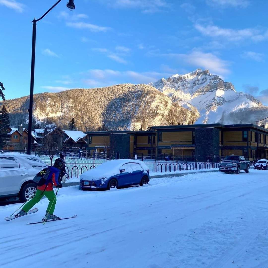 Banff Alberta has adopted a 30kmh residential speed limit and now Kids can safely ski to school! 

#love30

Photo courtesy of <a href="/CBCCalgary/">CBC Calgary</a>