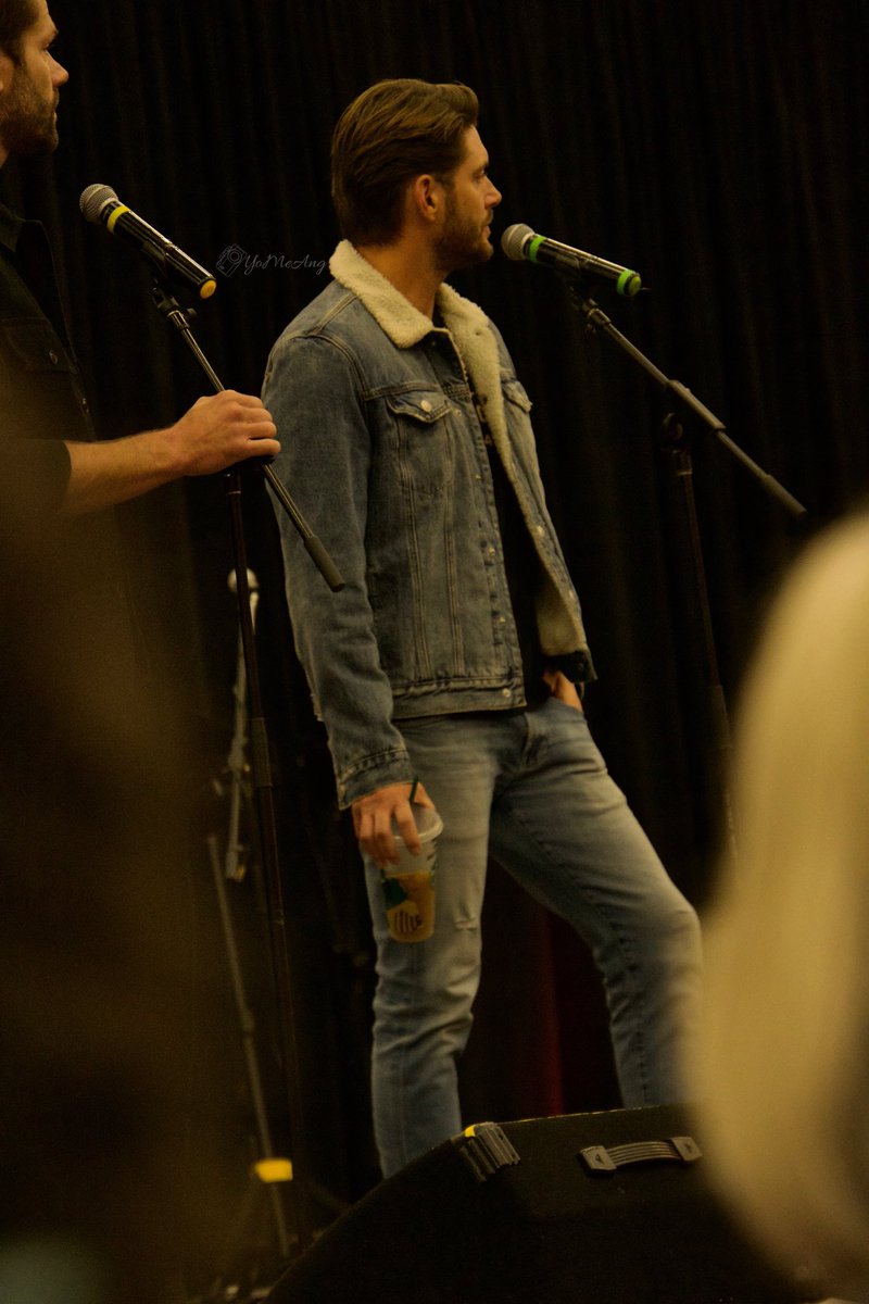 YoMeAng's tweet photo. Have I shared these yet? Enjoy either way. 
Jensen at #spnphoenix #SPNPHX @JensenAckles @CreationEnt https://t.co/LDn5mkHN8Z