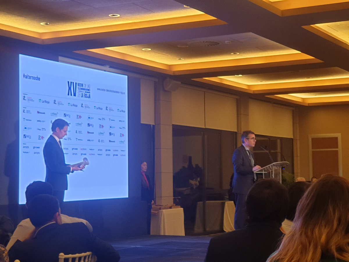 Apertura de la XV Noche de las telecomunicaciones de <a href="/telecos_rioja/">AITER - Ingenieros de Telecomunicación La Rioja</a> 
¡Enhorabuena a todos los premiados!