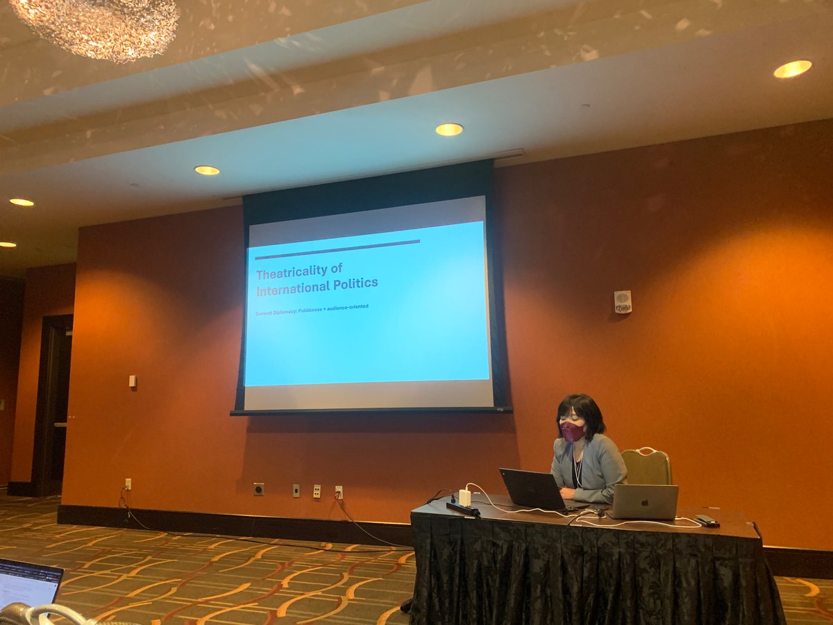 @minseon_ku presenting dissertation work on the role of performance and summitry at #ISAMidwest2022