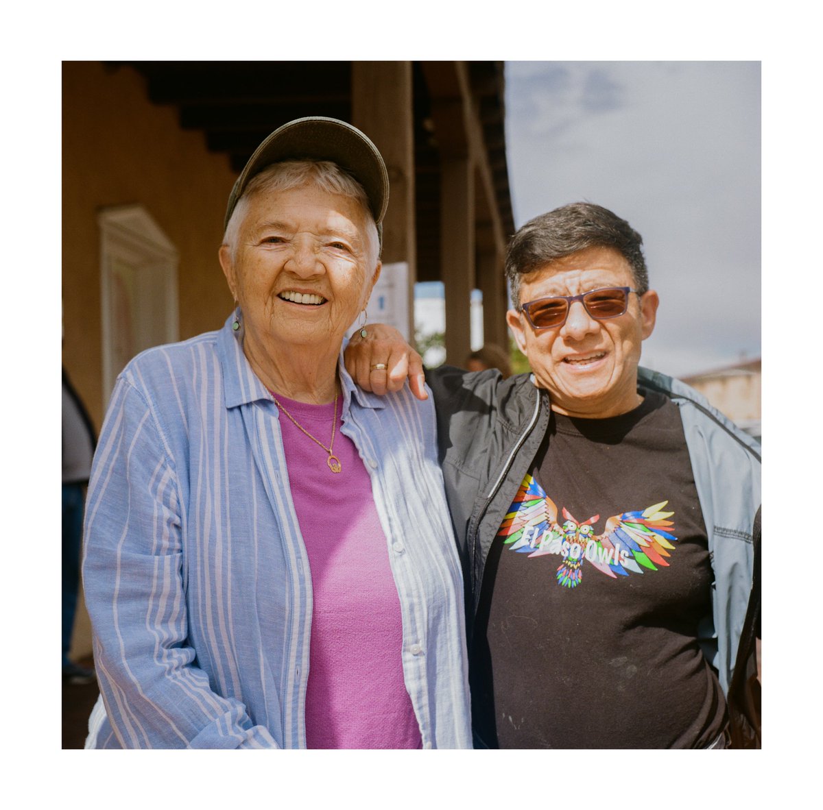 burntchknuggett's tweet photo. Old Town New Mexico. The people in the last 2 photos came up to me because they loved my Rollei. They were surprised to see someone out in the wild with one. 

📸: Rolleiflex
🎞️: @KodakProFilmBiz #portra400 #120mmfilm #kodak #filmisnotdead #filmcommunity #rolleiflex https://t.co/8riDOnPFh3