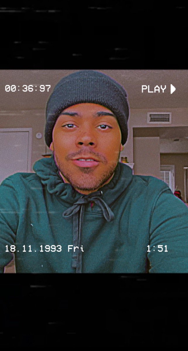 RealJeremyJ's tweet photo. Hey 👋🏽 Bye ✌🏽 https://t.co/KKqmoR0GqT