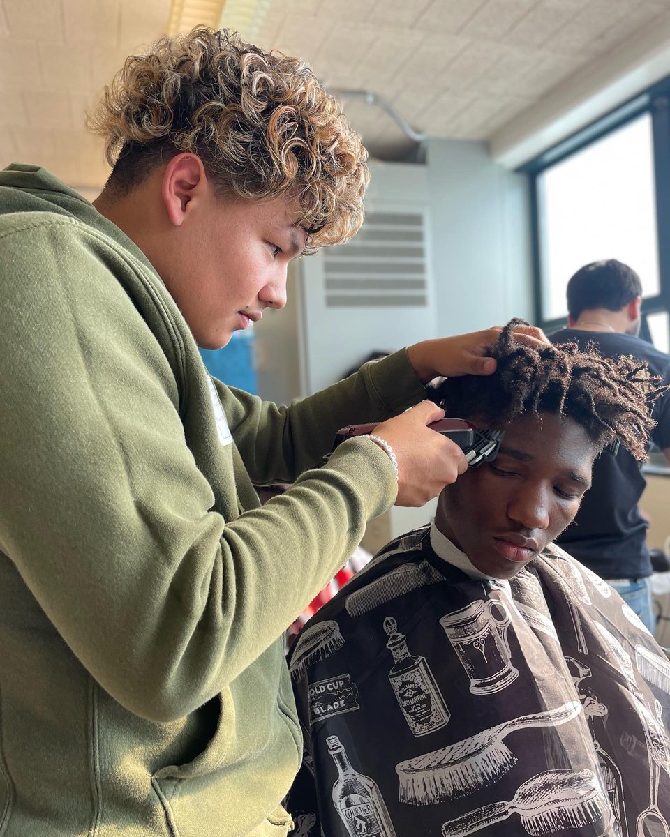 BlufordStem's tweet photo. Haircut Day @BlufordStem https://t.co/PbzGz0kinq