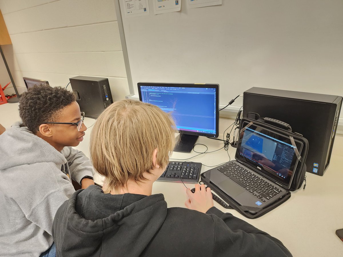 MrGabelSTEM's tweet photo. STEM Programming class working on final projects. Lots of cool ideas under development. #unity3d https://t.co/7r17CfEqwY