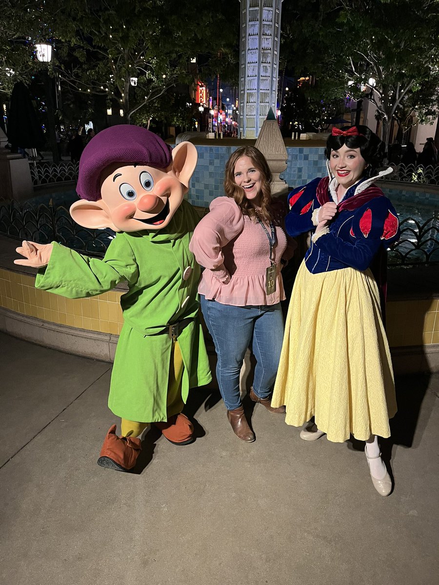 _HannahDale_'s tweet photo. Finally got to celebrate 🥰 ✨…and I helped! https://t.co/L7fuQ20wXt