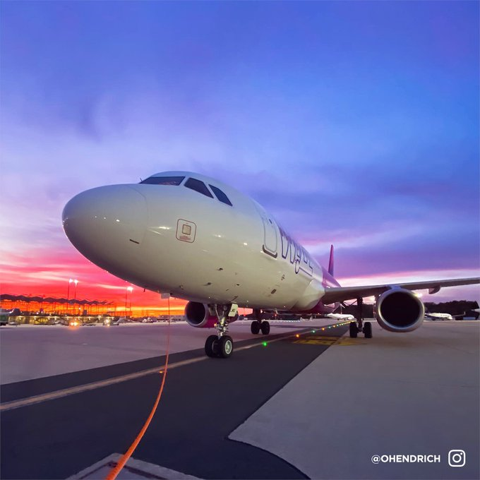 We'd tell you a secret but this plane seems way too nosy. 👃✈️ #WIZZcraft #flythegreenest

📷: instagram.com/ohendrich/