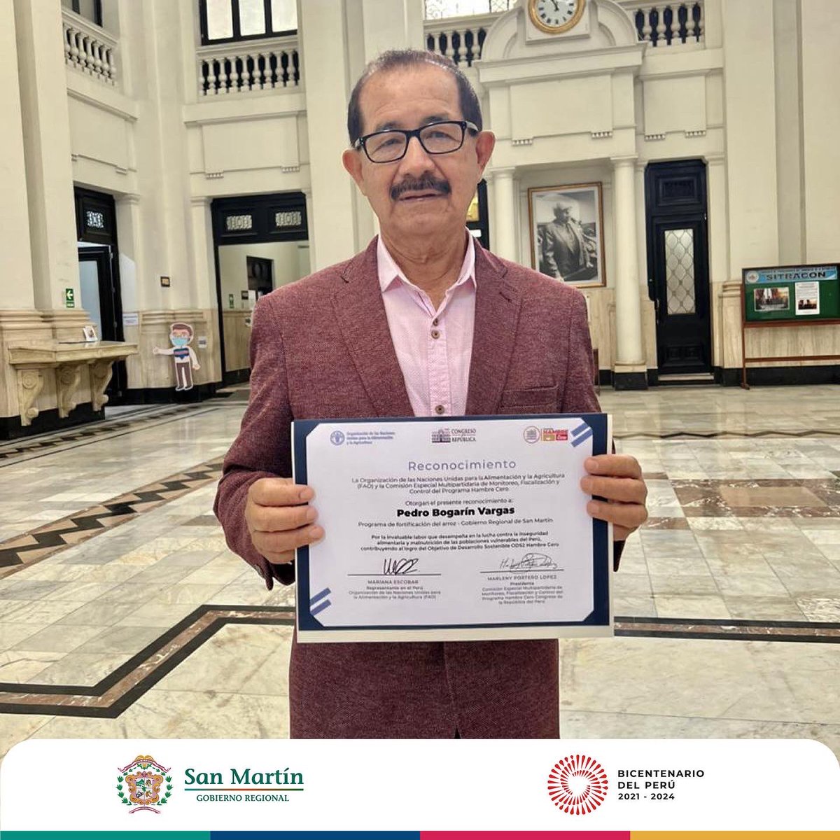 GobSanMartin's tweet photo. ¡Buenas noticias!  La Organización de las Naciones Unidas para la Alimentación y la Agricultura (FAO) y la Comisión Especial Multipartidaria de Monitoreo, Fiscalización y Control del Programa Hambre Cero entregó un reconocimiento especial al gobernador @VargasBogarin https://t.co/yIlDGsZRvZ