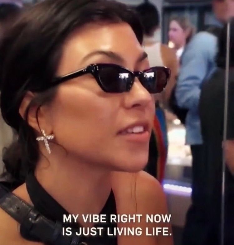 highendhomo's tweet photo. kourtney kardashian is my weekend mood https://t.co/xJ4SFFkLm7