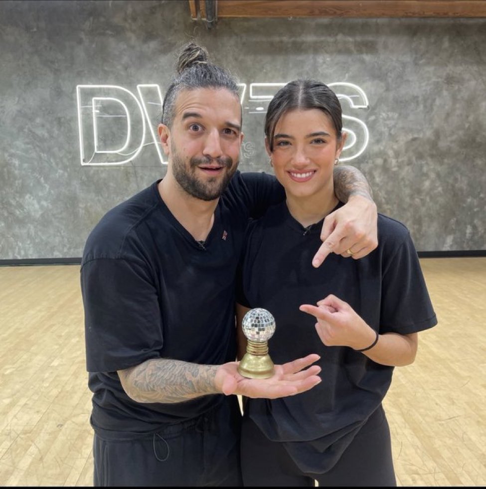 LynnNgo19's tweet photo. My top 2 #TeamDoubleDubs #TeamChuNk #DWTS https://t.co/ihkckU7jkF
