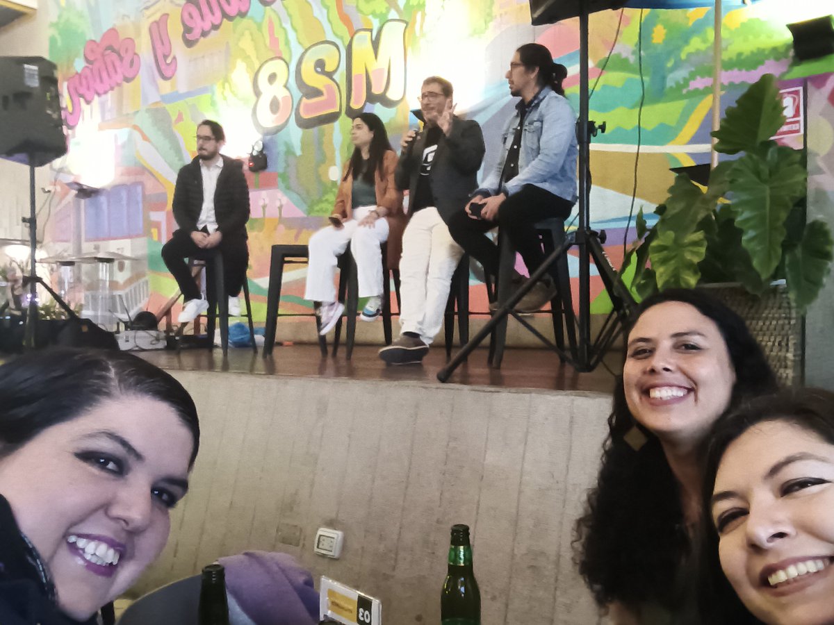 Ecapaz's tweet photo. Aquí compartiendo antes de que muera Twitter esta noche con #LaEncerrona @ocram @rominabadoino 
#RIPTwitter https://t.co/r9ci4b2tQk