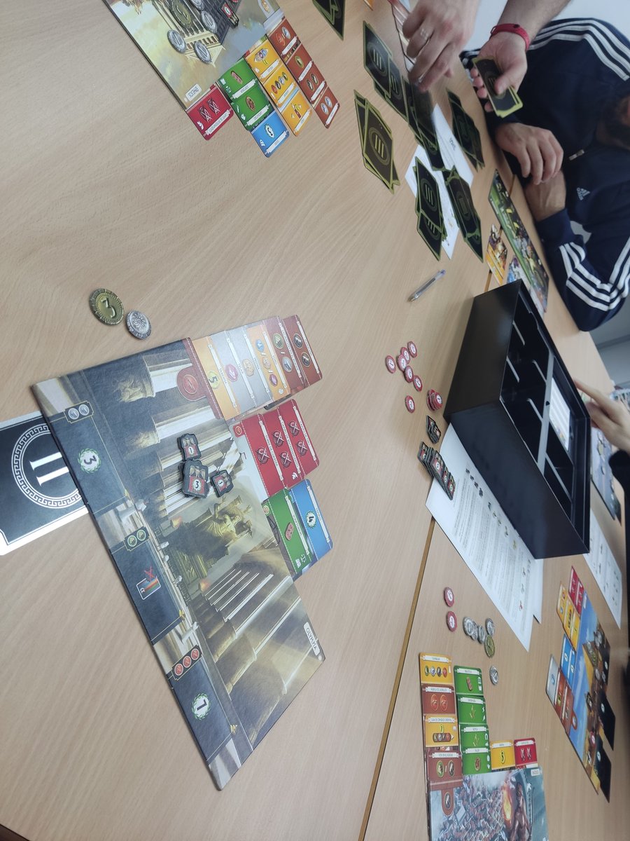 Fent un pre-@DAUBarcelona a can <a href="/PledeRol/">PledeRol</a>. Demà amb tot!!