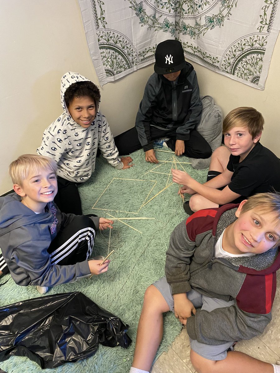 TaraCanniff's tweet photo. Today in 5th grade our ELL students taught science class today! They taught their classmates how to build a kite while practicing their English and teaching all of us Portuguese! @GreenIslandUFSD @HeatlyPrincipal @Kmbrly_Ross https://t.co/rcehsPPWXX