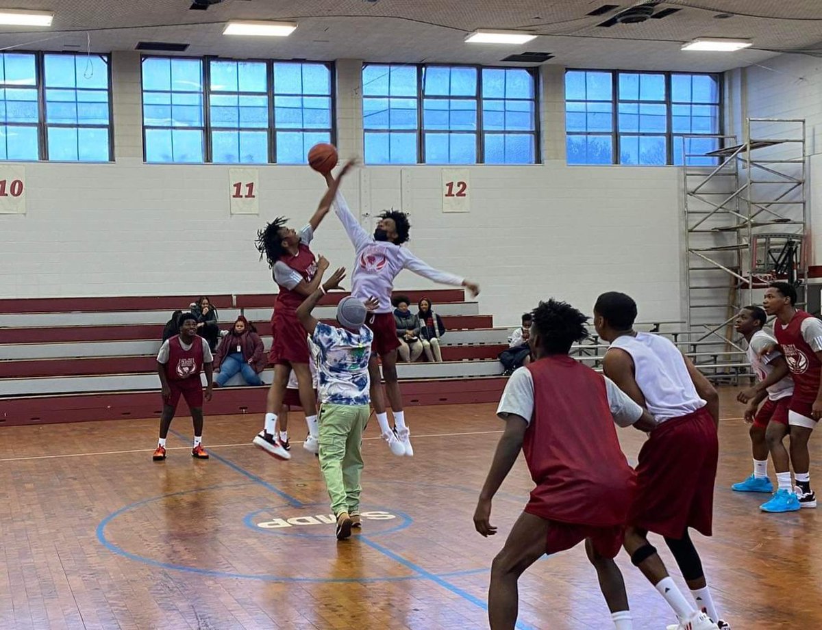 PrepLegal's tweet photo. The "Crimson &amp; White" recap. Sr. Damarjay Binion (28pts) &amp; Jr. Jamal Craig (18pts) led Crimson team to a win. Sr. Jaquan Smith (15pts) &amp; Keyontae Sykes (14pts) led the Whiteteam. Sr. Quintece Grays, Jr. Jeremiah Thompson &amp; Jarlon Rogers played well. @arogersgball @ https://t.co/ZIBBYZW5mV