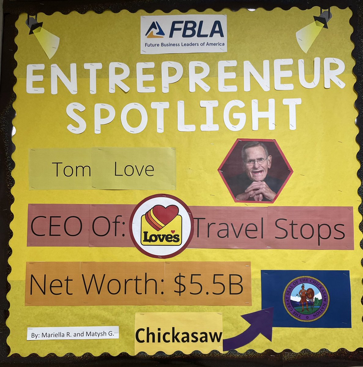 dsals_teachtech's tweet photo. #JFKMHS FBLA bulletin boards for #HispanicHeritageMonth and #NativeAmericanHeritageMonth @FBLA_National 💡 https://t.co/BowL5qqJPH