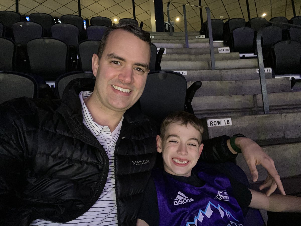 EricGlissmeyer's tweet photo. #takenote at Jazz-Suns game with Cam :) https://t.co/aQiR4HzDGq