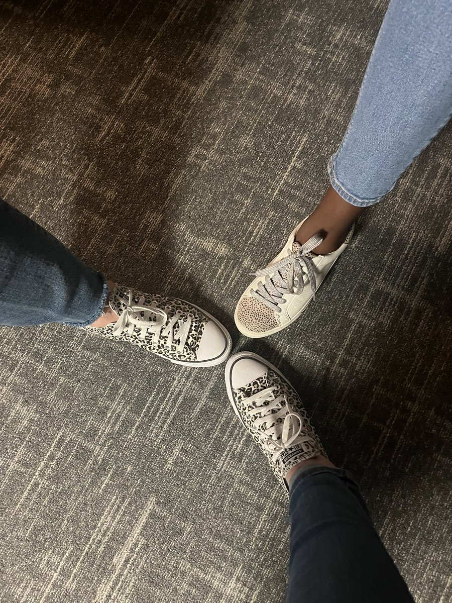 Coaches that are in sync with shoes are in sync!! @Ingyintex @MsJenkins_LC