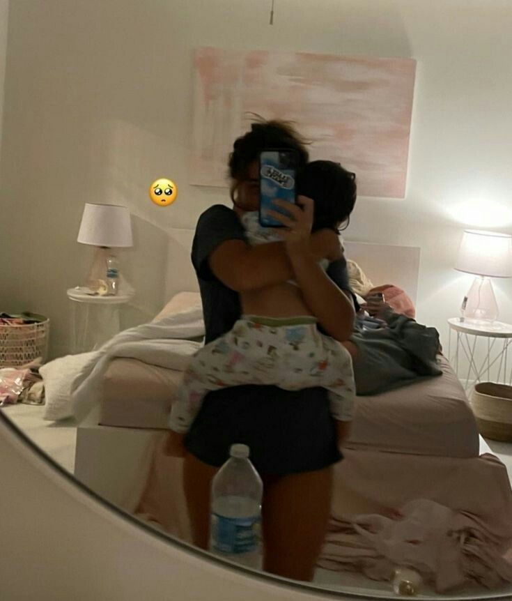 jooniecoffeee's tweet photo. Vou ir dormir com o meu garotão que ganho mais, boa noite ♡. https://t.co/0yDvuM3FpH