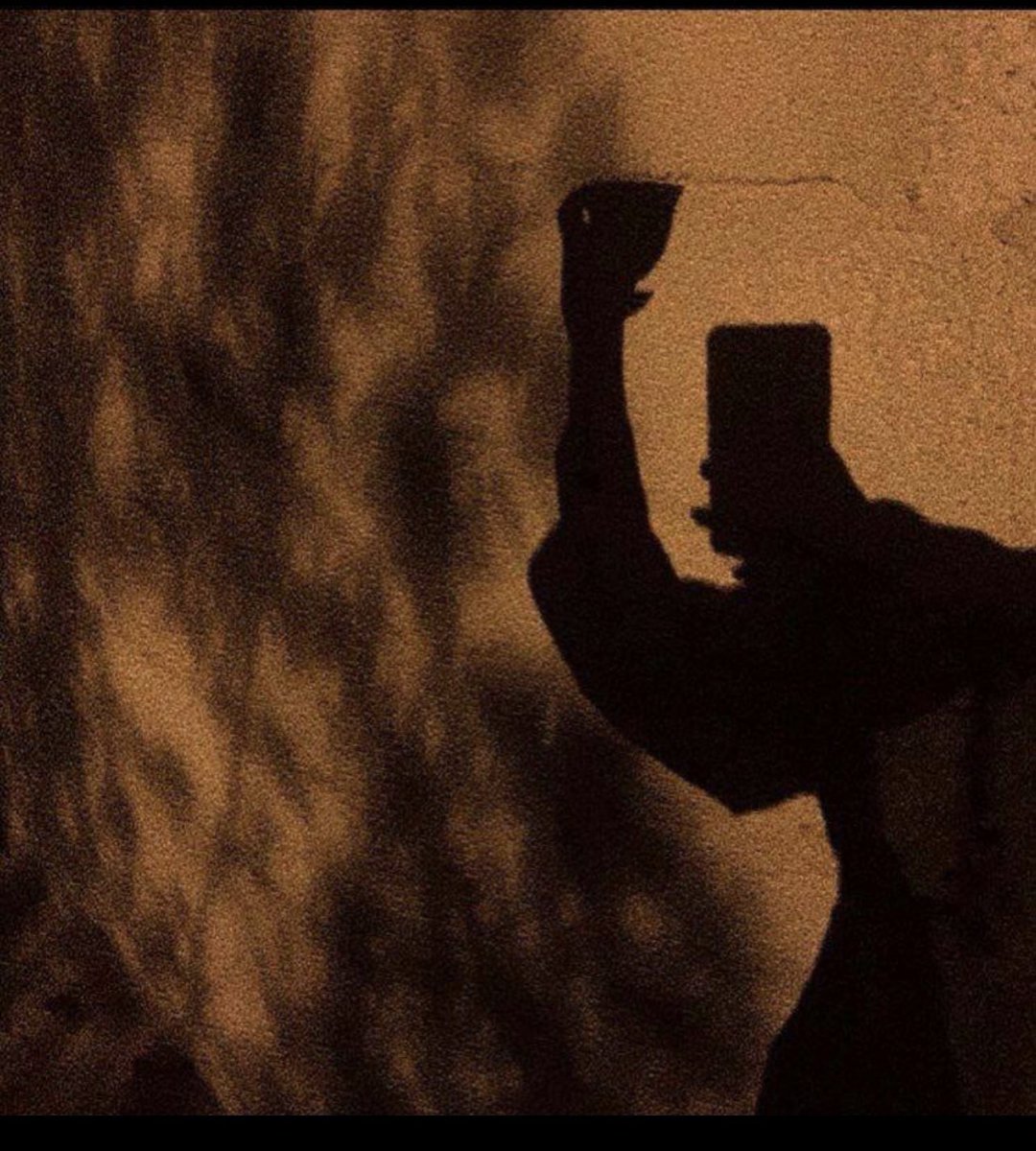 هَبوب الذاكرة ساقت مخاييل التوجّد سوق
ونشّت فوق الأطلال القديمه داخل اعماقي