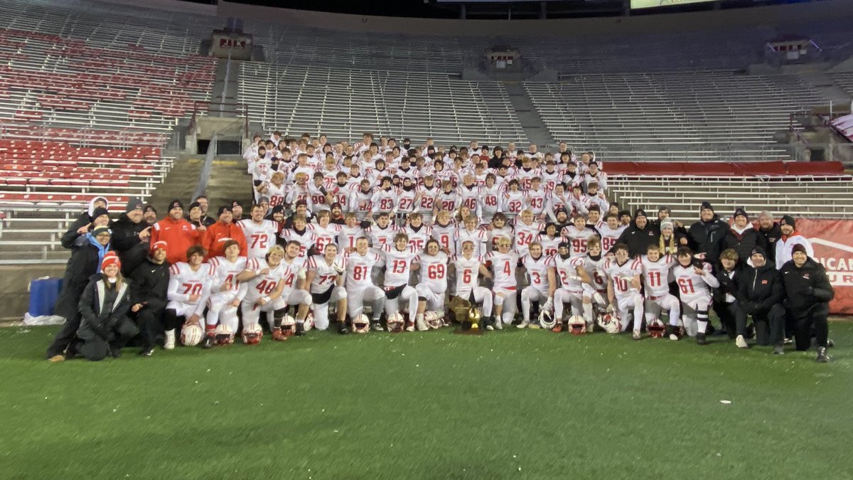 Kimberly is the 2022 WIAA Divsion 1 Football State Champion! The Papermakers defeated Mukwonago in a hard-fought victory, 34-30 to earn their program’s 8th gold ball! 🏈🏆 #wiaafb #statechamps