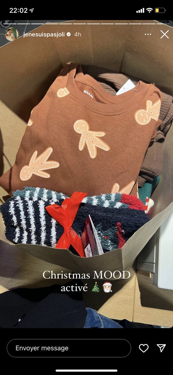 laracraffffft's tweet photo. Kiabi niveau écologie c’est pas ouf non ?? Un pull qui fera une année à G 🙃 n’aurait-il pas été préférable de faire des achats CHRISTMASMOOD sur VINTED ?? Genre en suivant les conseils que tu donnes à tes abonnés sur IG 🤪 Fais ce que je dis mais pas ce que je fais 😤 #jnspj https://t.co/r7Dkh5s0H5