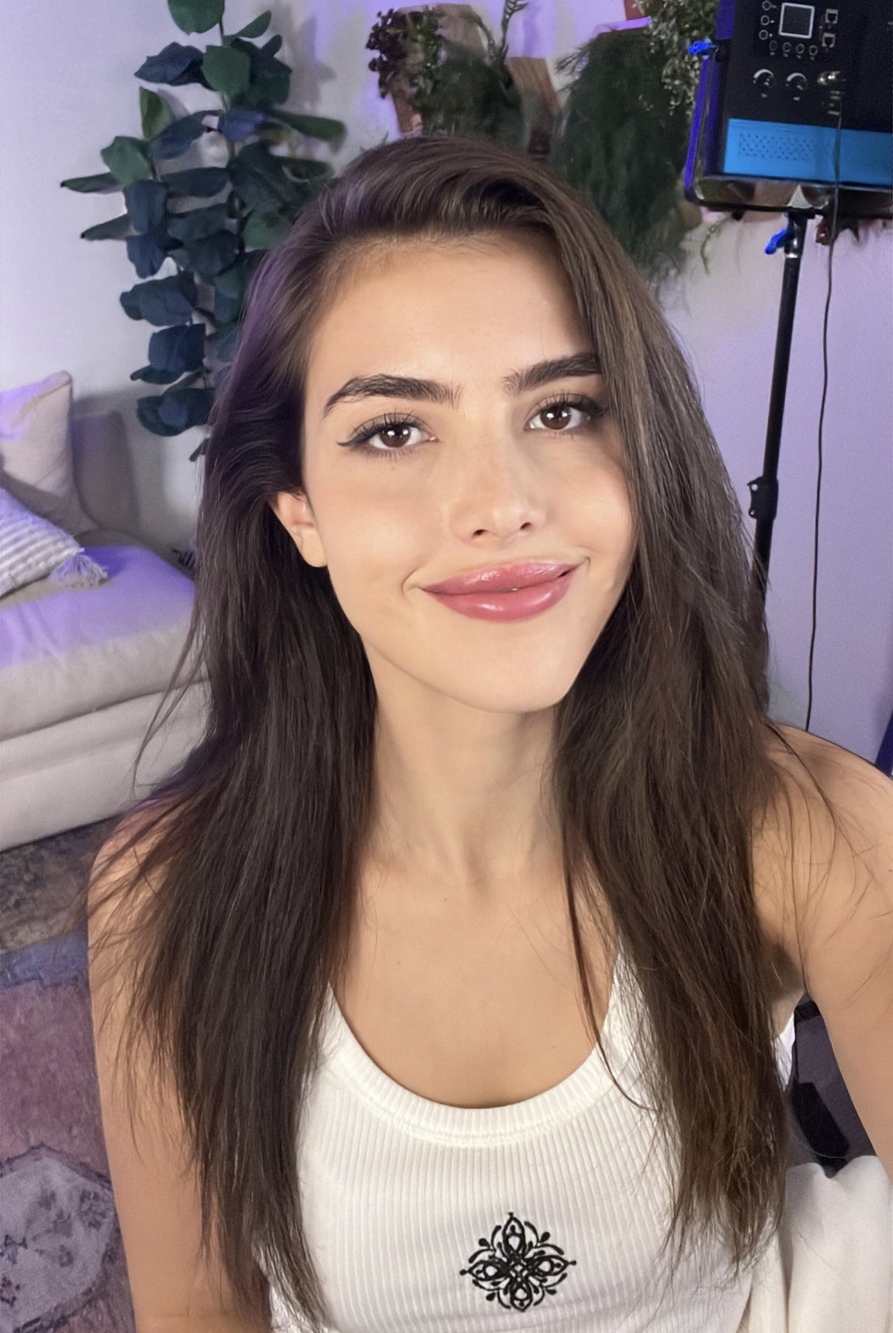 Alexandra Botez on X: I let Twitch pick my poker outfit and this happened   / X