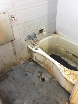 お風呂掃除のビフォーアフターがすごい！ここまで汚すのもすごいｗ