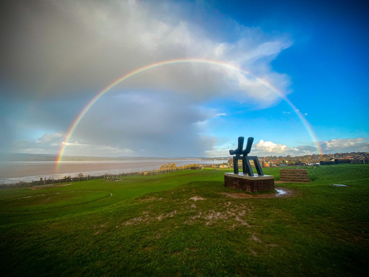 mel_haslam23's tweet photo. Bottom field at the Commando Training Centre can sometimes be a beautiful place to be 🌈❤️ 
•
#commandotrainingcentre #ctcrm #royalmarines #bottomfield #wherethemagichappens https://t.co/LGbvwJTwQi