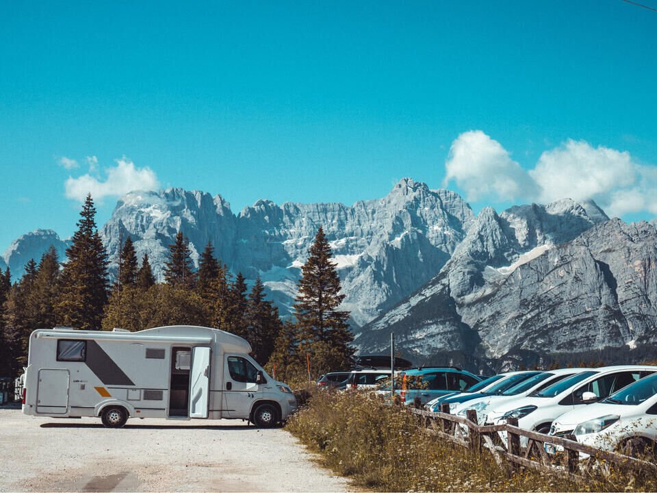 PivotPointPins's tweet image. The RV Industry Contributes Almost $12 Billion In Taxes To The US Economy Every Year..
Did you know our Pin and Lanyard solutions are used throughout the world of Recreational Vehicles &amp;amp; Towing Equipment.
bit.ly/3GuhJvA 
#FastenerSolutions #Lanyards #NonThreadedFasteners