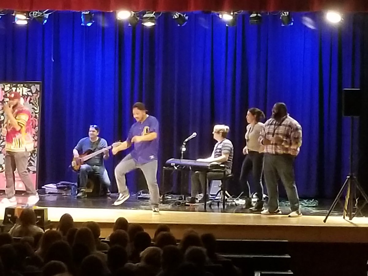 comelearnmore's tweet photo. One of my favorite local musicians, Mark Wells, came to HMS for a cultural arts performance with The Beast.  The students loved learning about music history and several joined in on stage.  Found out that some our staff can dance! https://t.co/uSvEGxcrEW