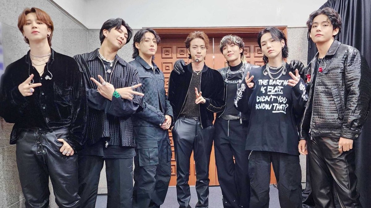 — Se anuncia que "Proof" fue el álbum más reproducido por grupo y artista asiático en Global Spotify durante la semana pasada.

¡Muchas felicidades a los chicos!

I'm voting for BTS (<a href="/BTS_twt/">방탄소년단</a>) as the Favorite Pop Duo or Group at the 2022 #AMAs