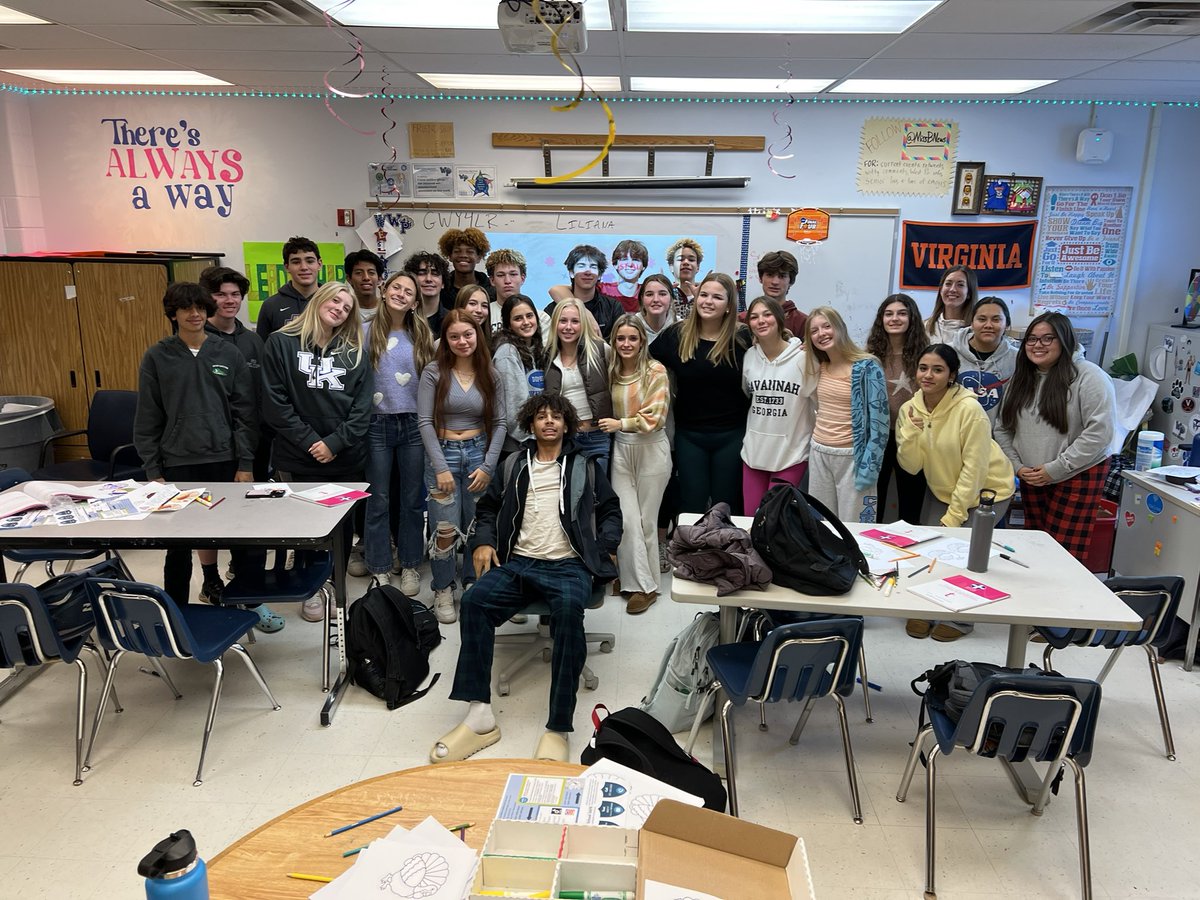 MissBNews's tweet photo. This week all three Leadership classes had the opportunity to get trained in teen mental health first aid by the AMAZING @DemersWellness! We all learned so much and are excited to share it with the West Potomac community! @theWPboard https://t.co/s6t7BAKUyz