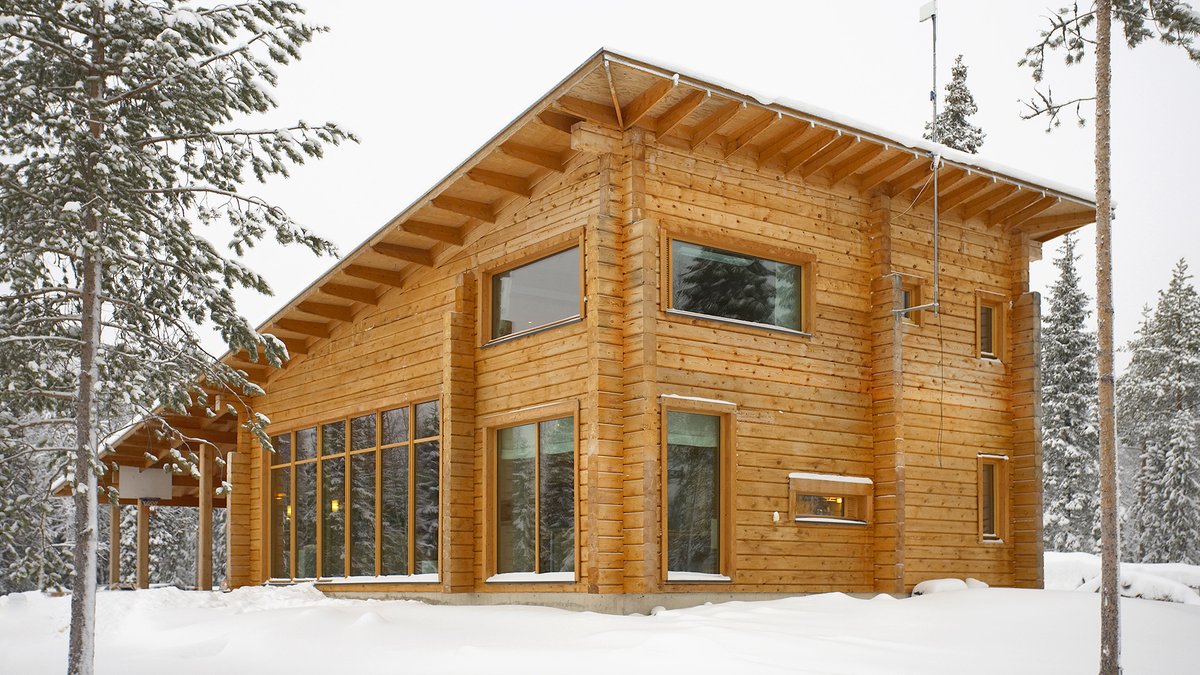 huella_zero's tweet photo. La madera fue el primer material de construcción empleado por el hombre. En el periodo Neolítico ya se realizaban construcciones con troncos, siendo frecuentes en Escandinavia desde el año 1.000 AC #arquitectura #sostenible #eficienciaenergetica #natural #saludable #madera #pefc https://t.co/i40Q1VGy1C