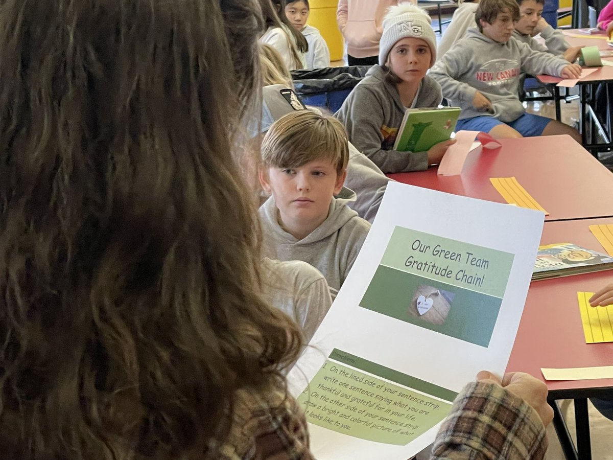 JAdams7532's tweet image. Tremendous way to end the week with the @SaxeMS 6th Grade Green Team, creating &amp;amp; celebrating their #Gratitude Chain. I’m grateful for all our teachers who continue care and support our Ss each and everyday!