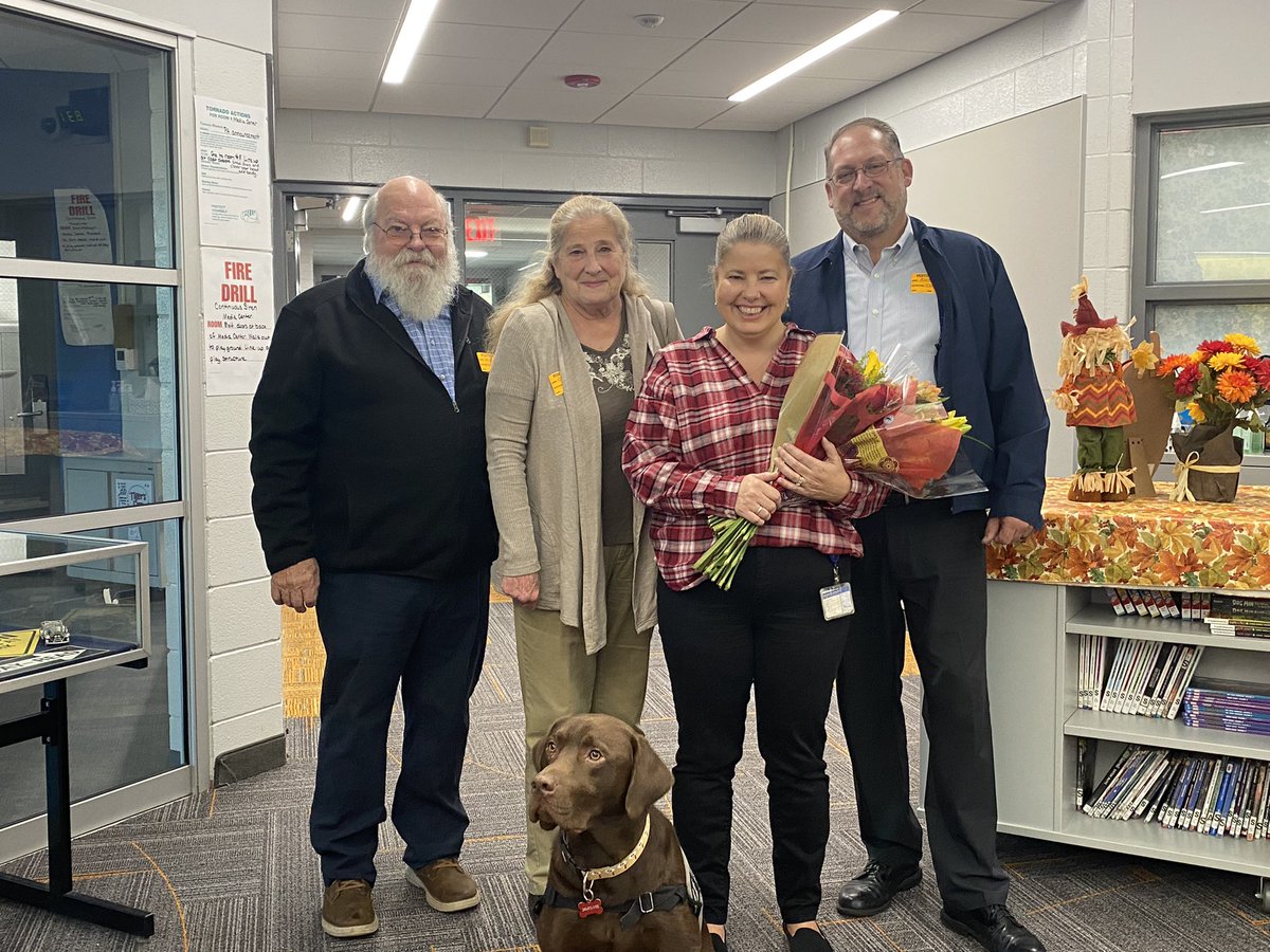 Walled Lake El tweet media