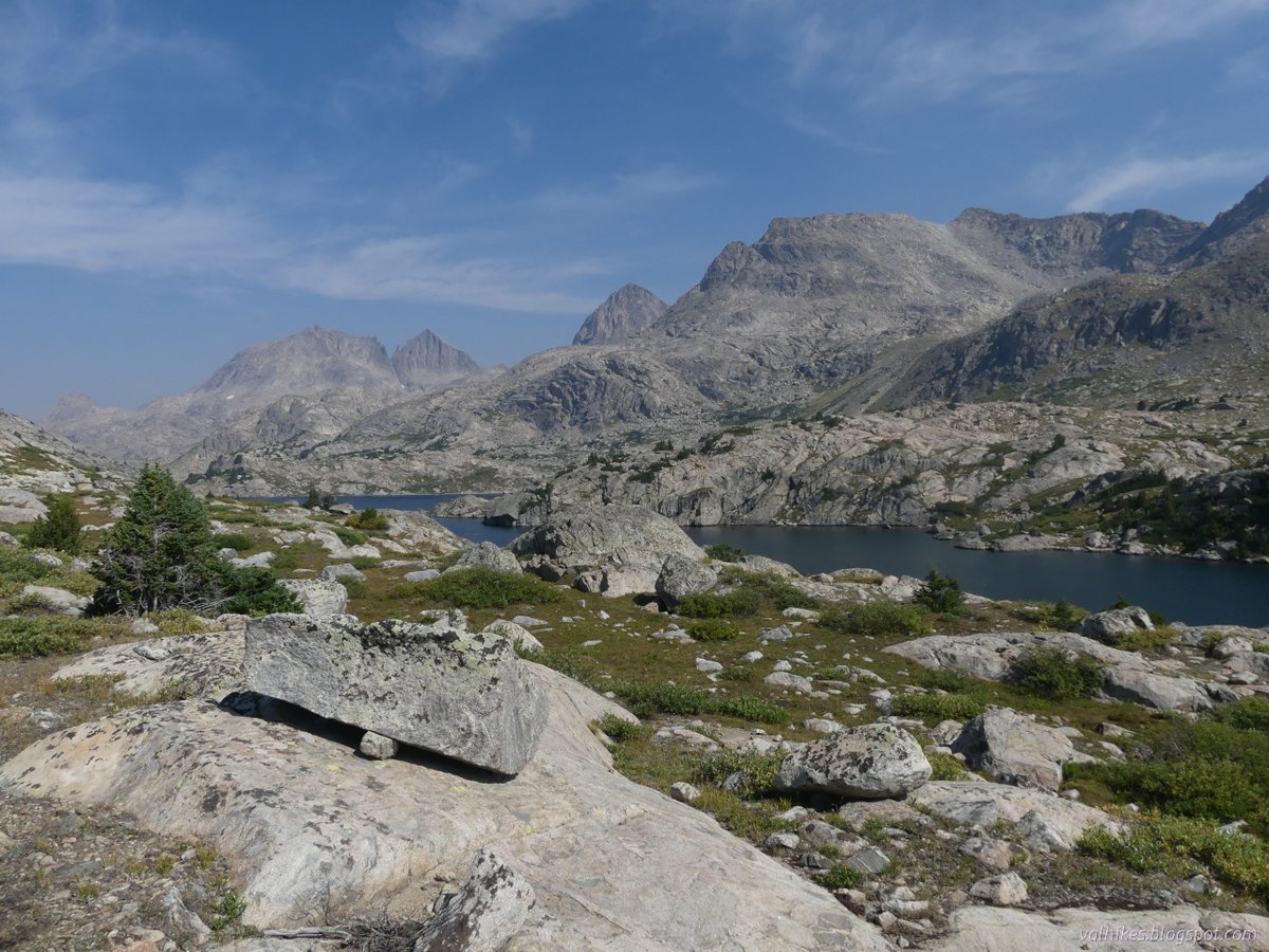 hikingchemist's tweet photo. 4th day, the smoke rolled in and drifted away again while passing grander #lakes to the #TitcombBasin. Details and far more pictures: https://t.co/kizKeuKd7W
#hiking #backpacking #trekking @BridgerTetonNF #nature https://t.co/bi4z11lbrS